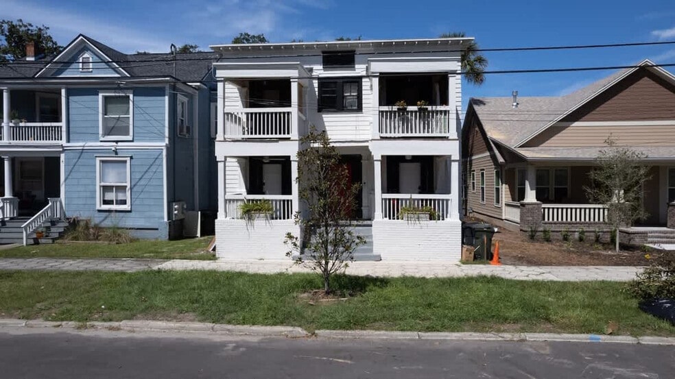 Building Photo - 117 E 4th St