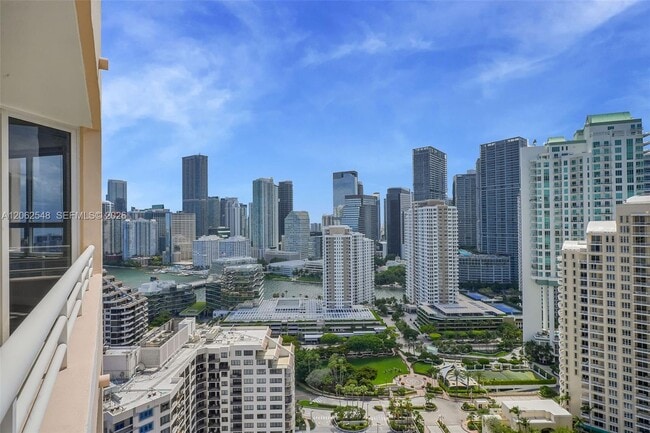 Building Photo - 808 Brickell Key Dr