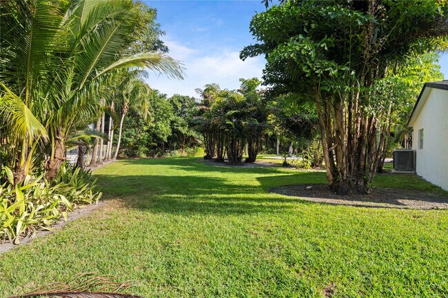 Building Photo - 16900 SW 62nd St