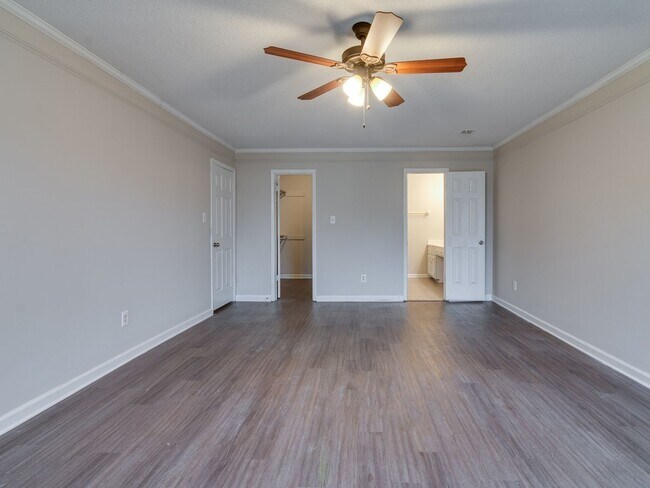 Building Photo - Spacious 3 bedroom/2 bath home available for rent!