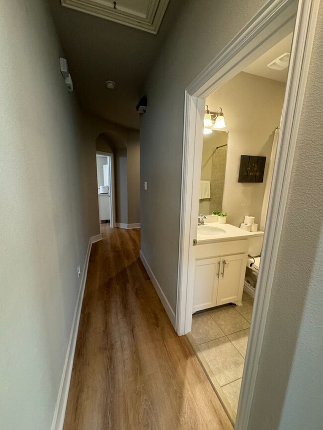 Building Photo - Gorgeous 3 Bedroom in Viridian Village in ...