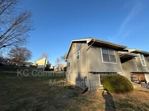 Building Photo - 5716 N London Ave