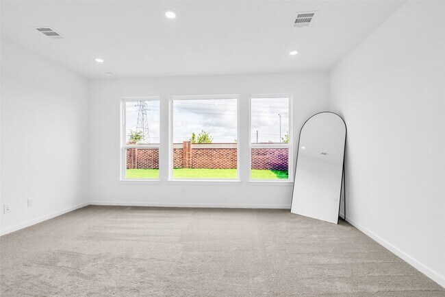 Building Photo - 17822 Carnation Gln Dr