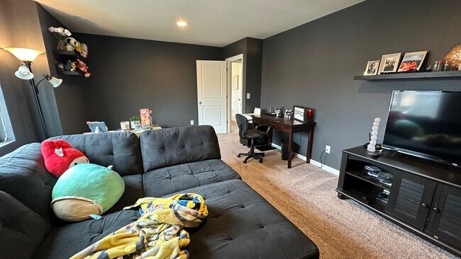 Building Photo - Gorgeous Corner lot 4 bed home! Happy Vall...