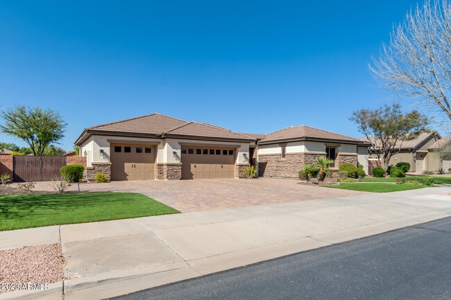 Building Photo - 19888 E Russet Rd