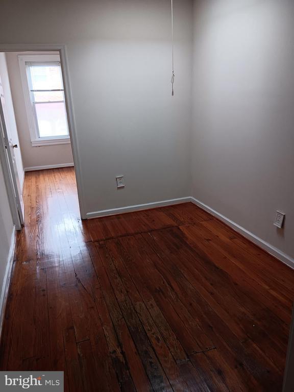 Building Photo - 117 N Glover St