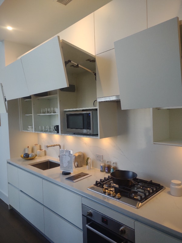 Building Photo - E. 44th St ,3rd Ave