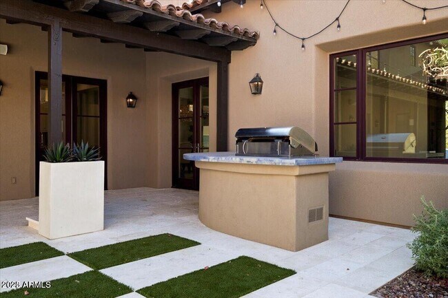 Building Photo - 10074 E Flathorn Dr