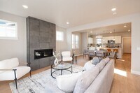 Building Photo - Brand New SE Bend Home!