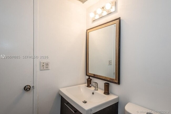 Building Photo - 7545 E Treasure Dr