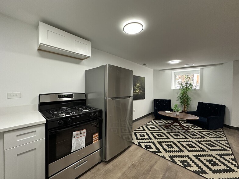 Building Photo - 1626 N Fairfield Ave