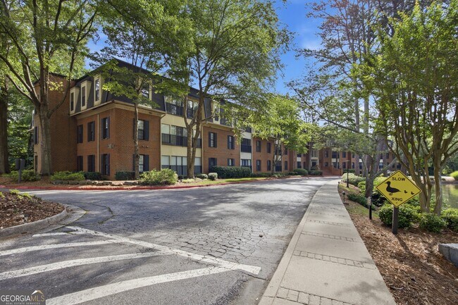 Building Photo - 23117 Plantation Dr NE