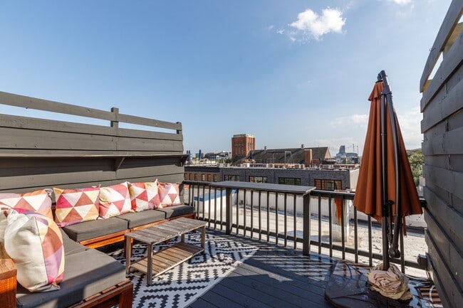 Building Photo - 1726 Aliceanna St