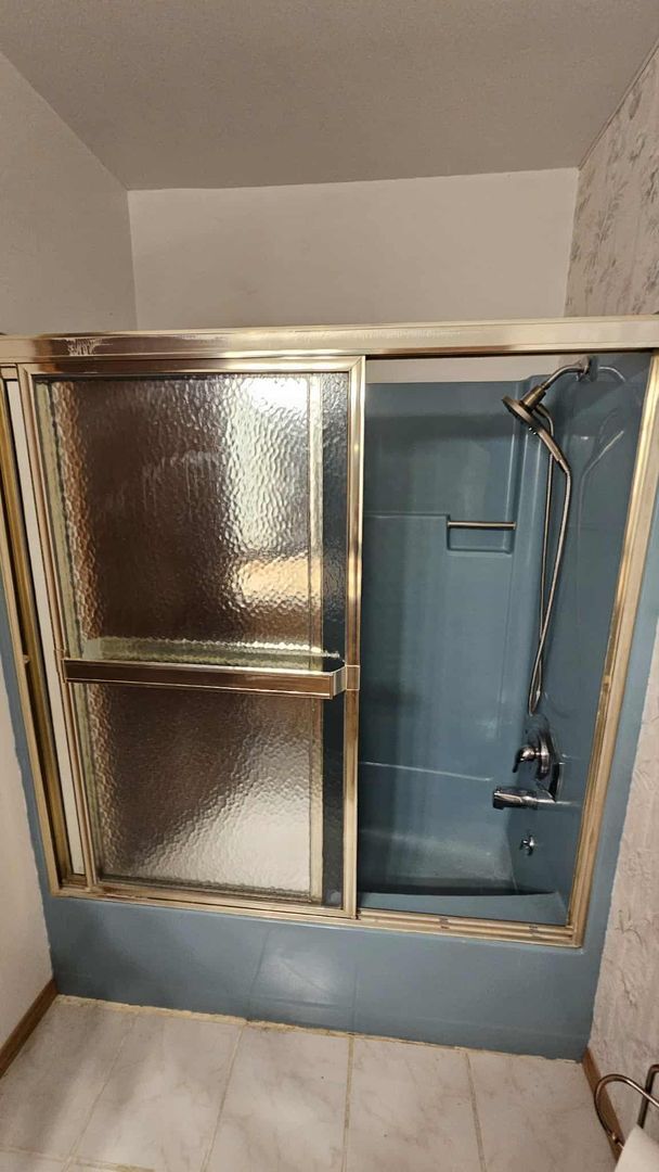 Building Photo - Beautiful House with 2 Wood Stoves across from park in Kalispell