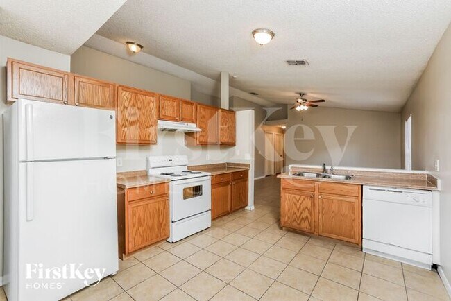 Building Photo - 7511 Groveoak Dr