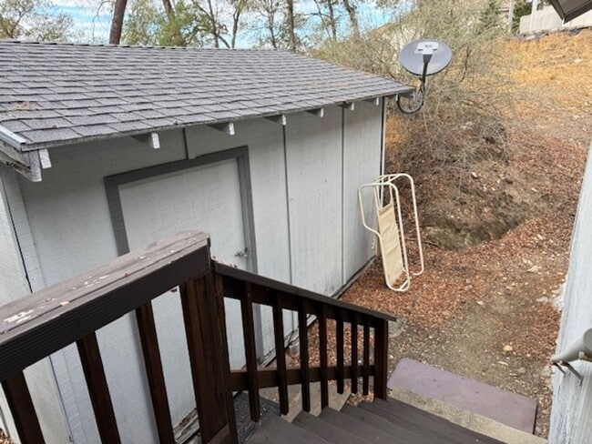 Building Photo - Cozy 3BD/2BA Furnished/Unfurnished Single-Family in Copperopolis with Lake Views!