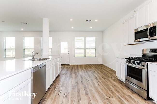 Building Photo - 23926 Lakota Cyn Dr