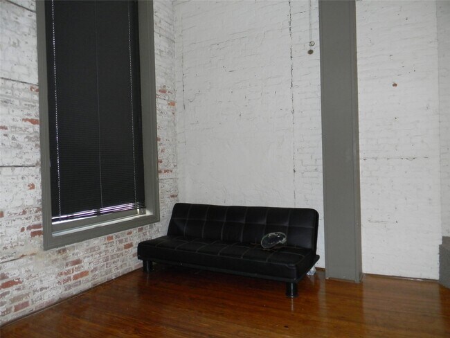 Building Photo - 2315 The Strand