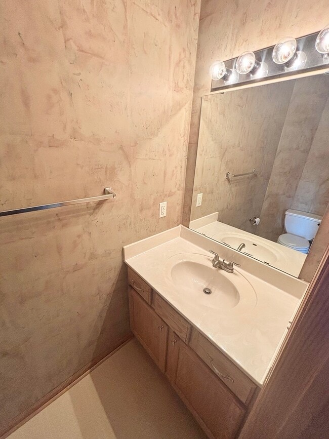 Building Photo - 7049 Lockslie Way