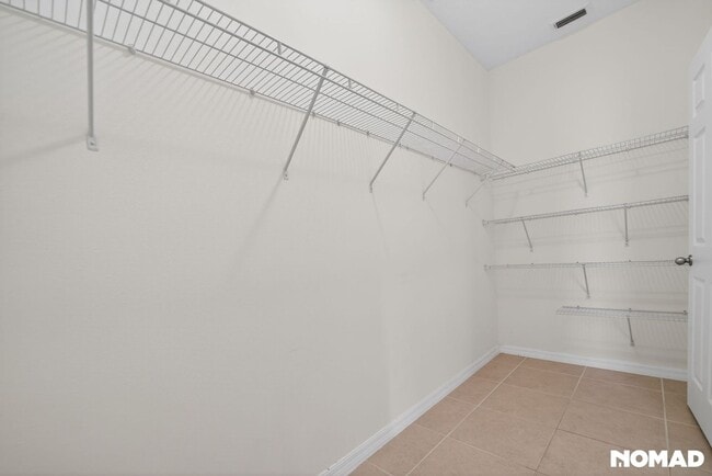 Building Photo - Spacious 4BR House in Orlando
