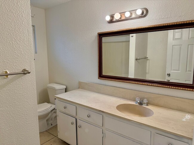 Building Photo - 2025 CA-140