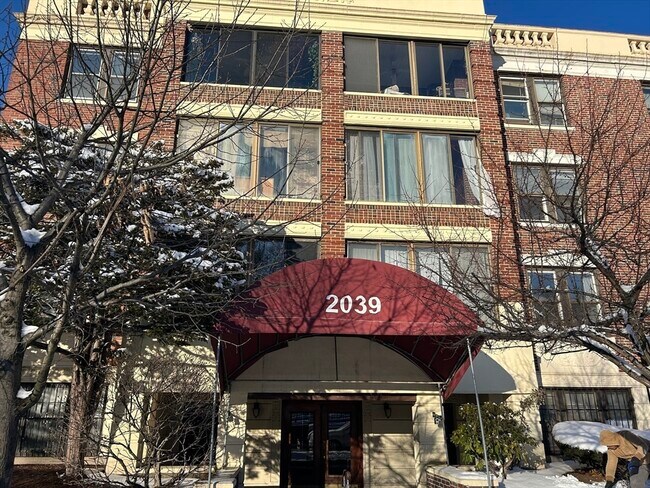 Building Photo - 2039 Commonwealth Ave