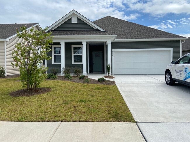 Building Photo - Welcome to your dream home in the heart of...