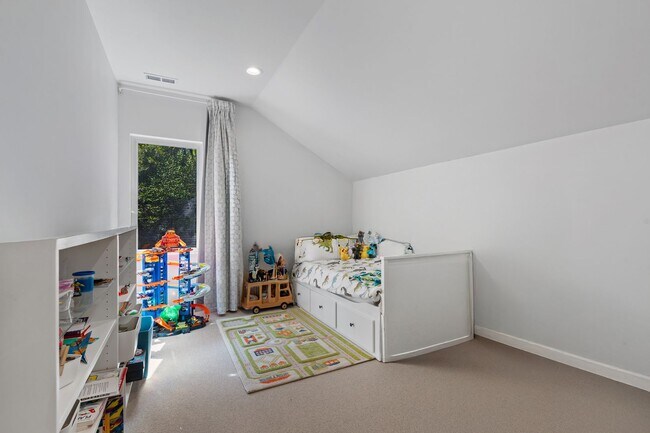 Building Photo - Beautiful Home in the Desirable Bel Arbor Community!