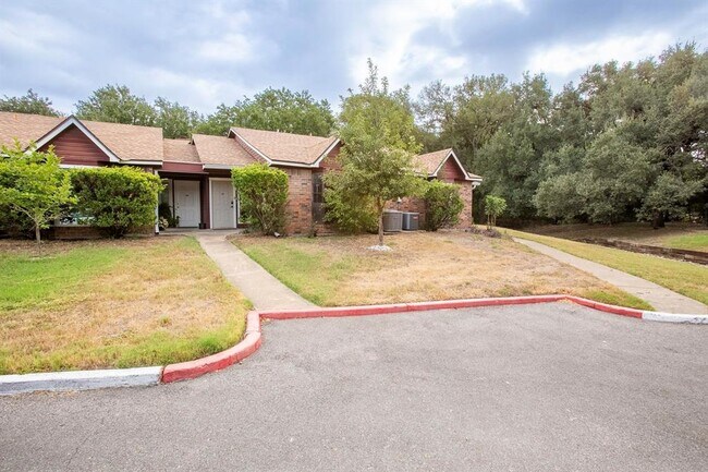 Primary Photo - 1601 Faro Dr