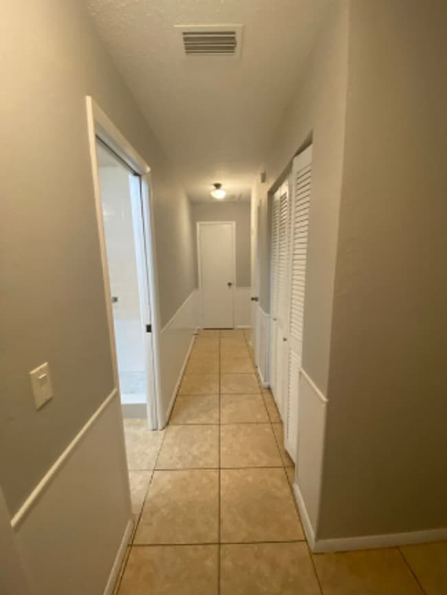 Building Photo - 3 Bedroom 2 Bath home in New Smyrna Beach for RENT!