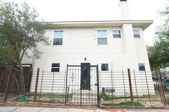 Building Photo - 615 Pacific St