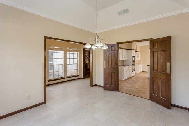 Building Photo - 1703 Plantation Dr