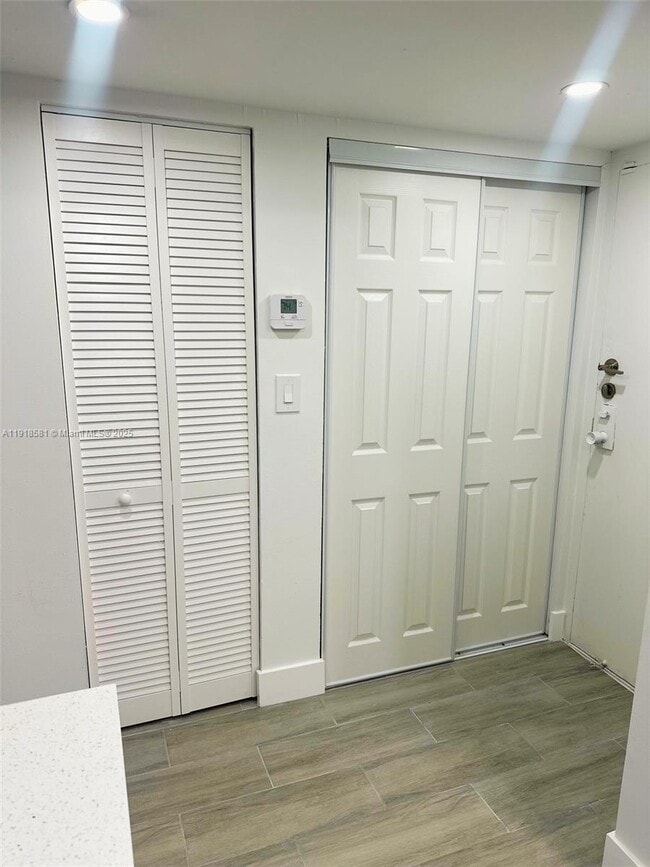 Building Photo - 14201 N Kendall Dr