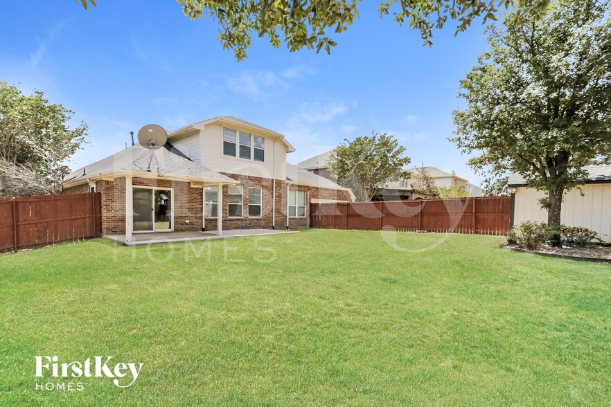 Building Photo - 631 Magnolia Ln