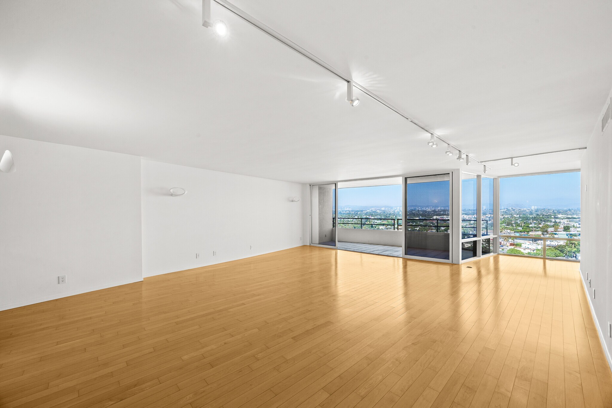 Building Photo - 4316 Marina City Dr