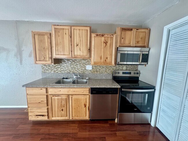 Building Photo - Manitou - CP