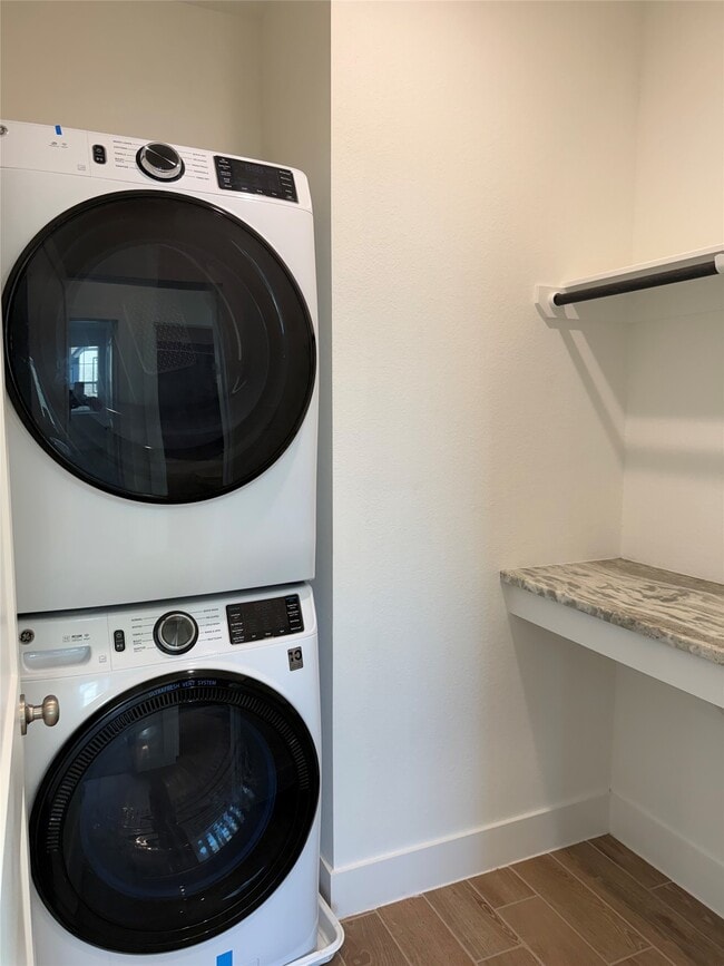 Building Photo - 1442 Shaded Rock Dr