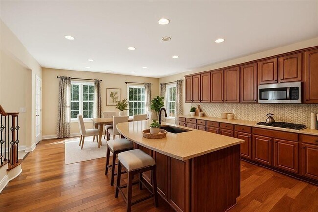 Building Photo - 410 After Glow Smt