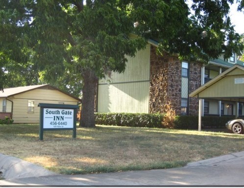 South Gate Inn Apartment - 411 E Ward St