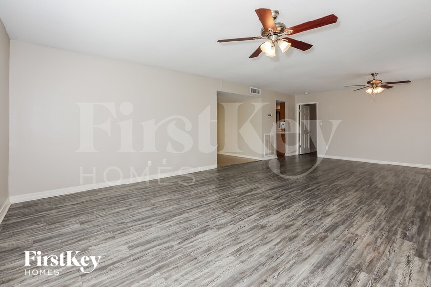 Building Photo - 1748 W Monte Ave