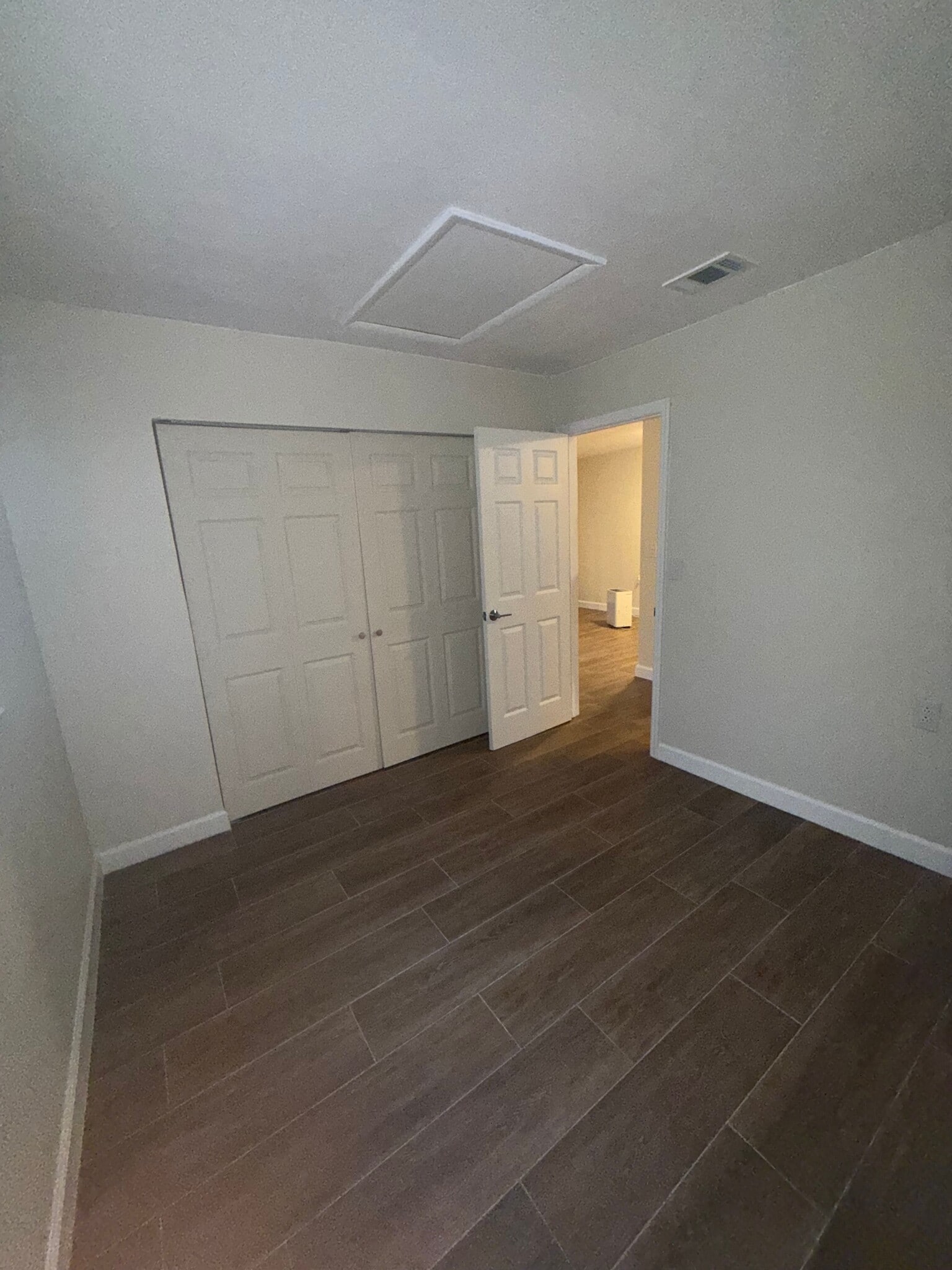 Building Photo - 7116 Oakwood Dr