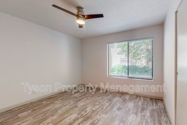 Building Photo - 10205 Las Casitas St NE