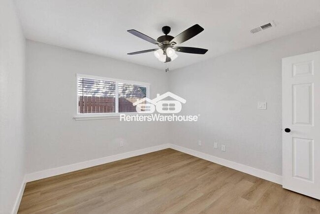 Building Photo - MOVE IN READY  Completely Refreshed Euless...