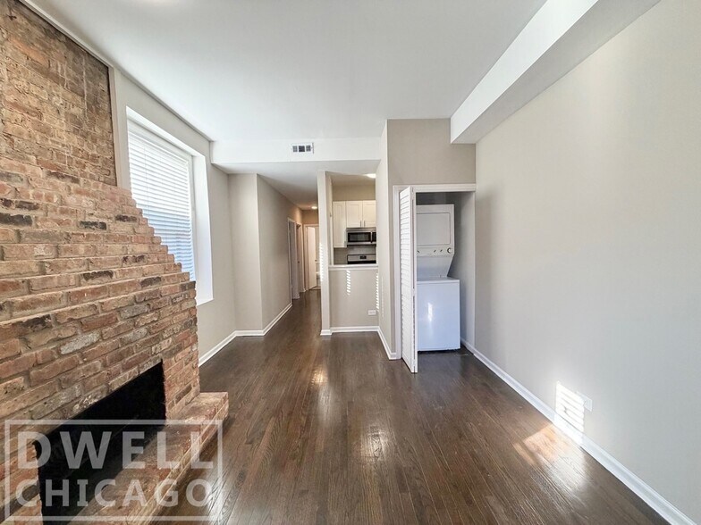 Building Photo - 3433 N Elaine Pl