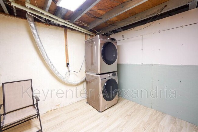 Building Photo - 7123 Red Horse Tavern Ln