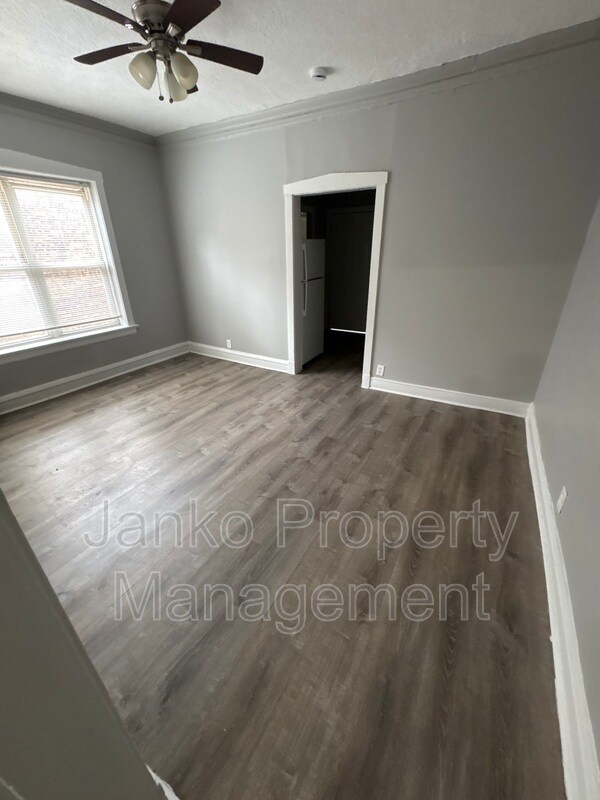 Building Photo - 6631 S Ellis Ave