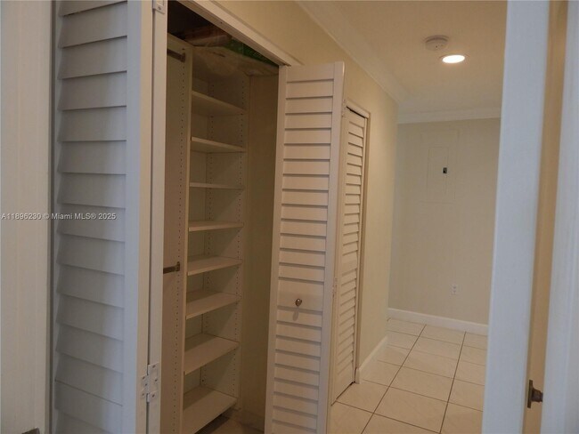 Building Photo - 11530 SW 92nd St