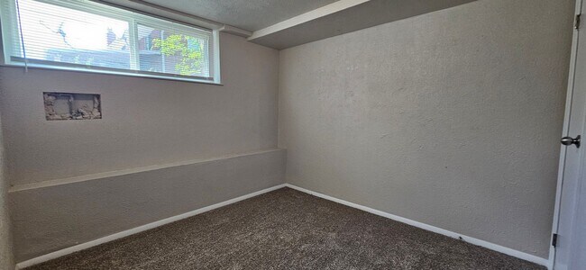 Building Photo - AVAILABLE NOW! Arvada 3 Bed 2 Bath Duplex New Paint New Flooring!