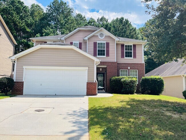 Primary Photo - Prime location, lots of extra sqft, fenced...