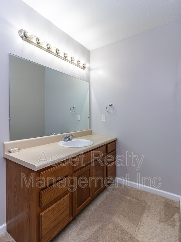 Building Photo - 2123 Cartmill Dr